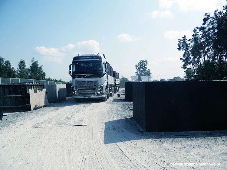Transport szamb betonowych  w Skępem